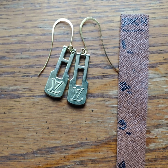 Louis Vuitton Zipper pull earrings - Picture 4 of 4